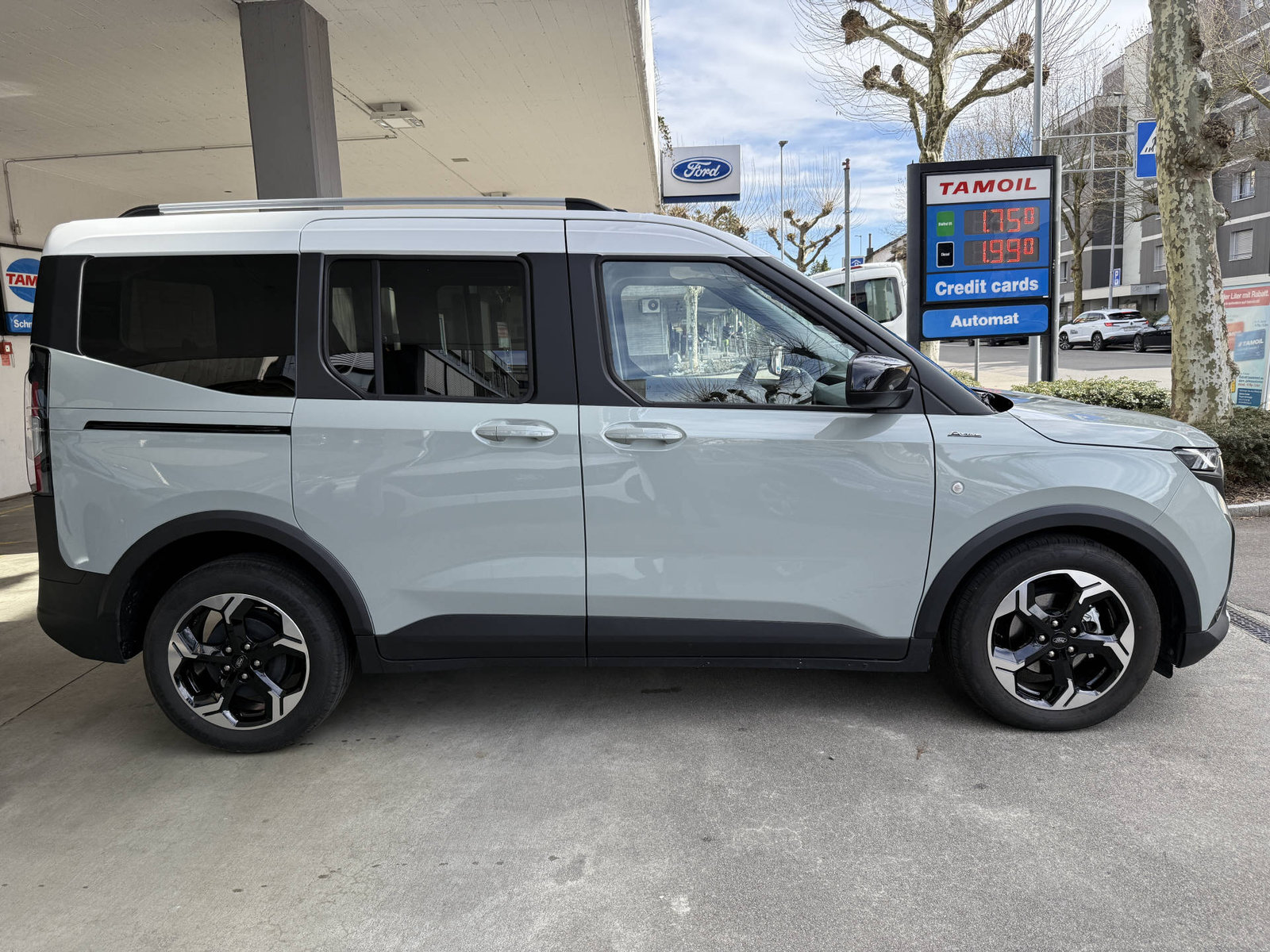FORD Tourneo Courier 1.0 EcoBoost Active, Benzin, Occasion / Gebraucht, Automatik - 5