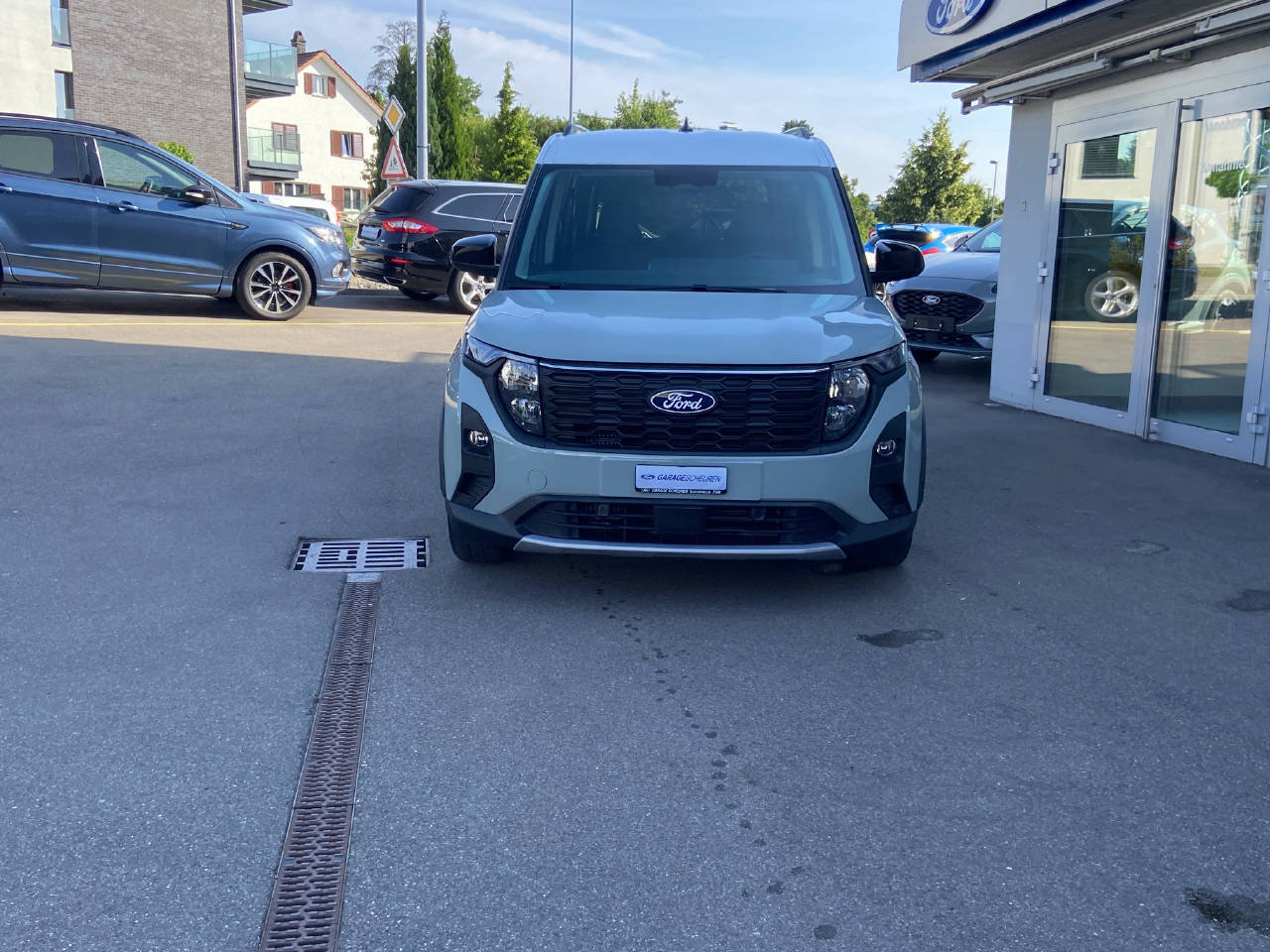 FORD Tourneo Courier 1.0 EcoBoost Active, Essence, Occasion / Utilisé, Automatique - 2