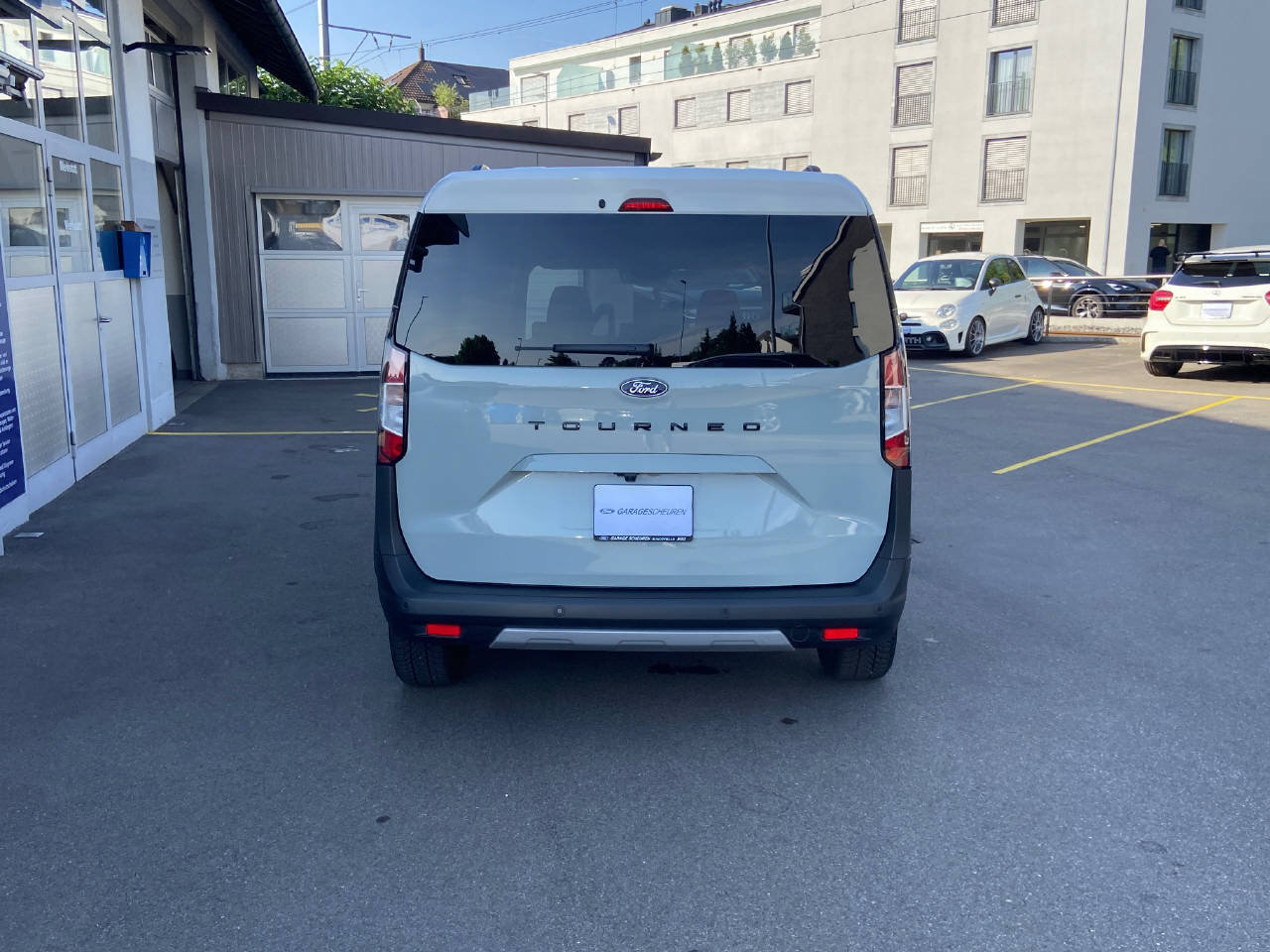 FORD Tourneo Courier 1.0 EcoBoost Active, Essence, Occasion / Utilisé, Automatique - 5
