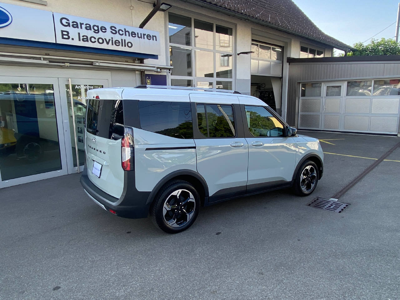 FORD Tourneo Courier 1.0 EcoBoost Active, Essence, Occasion / Utilisé, Automatique - 6