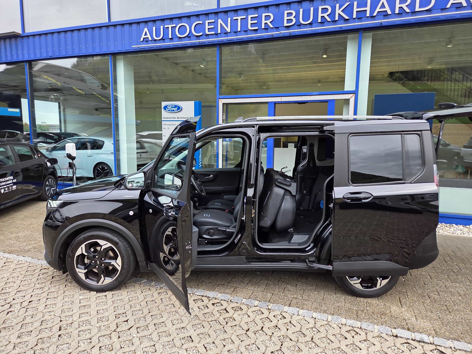 FORD Tourneo Courier 1.0 EcoBoost Active, Benzina, Occasioni / Usate, Automatico - 2