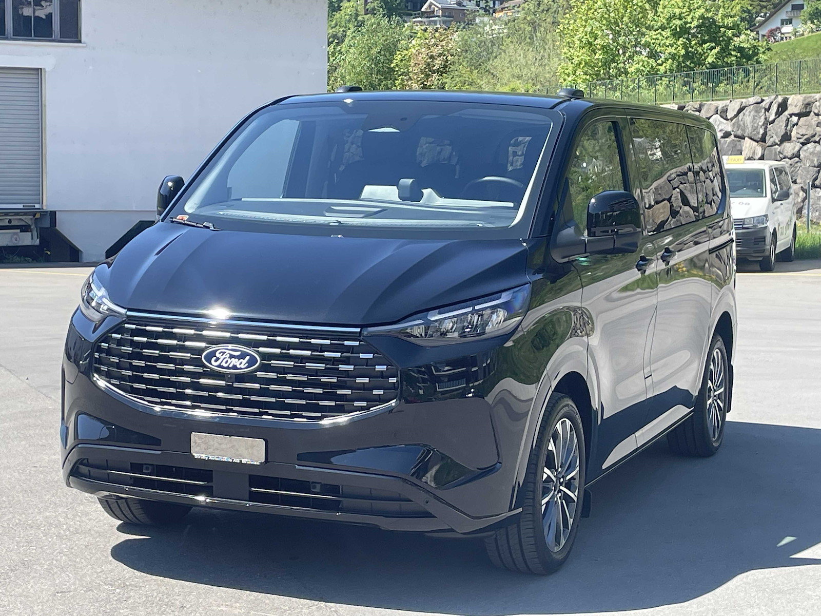 FORD Tourneo Custom Bus 340 L1 2.5 Duratec 233PS Titanium X PHEV, Plug-in-Hybrid Benzin/Elektro, Neuwagen, Automatik