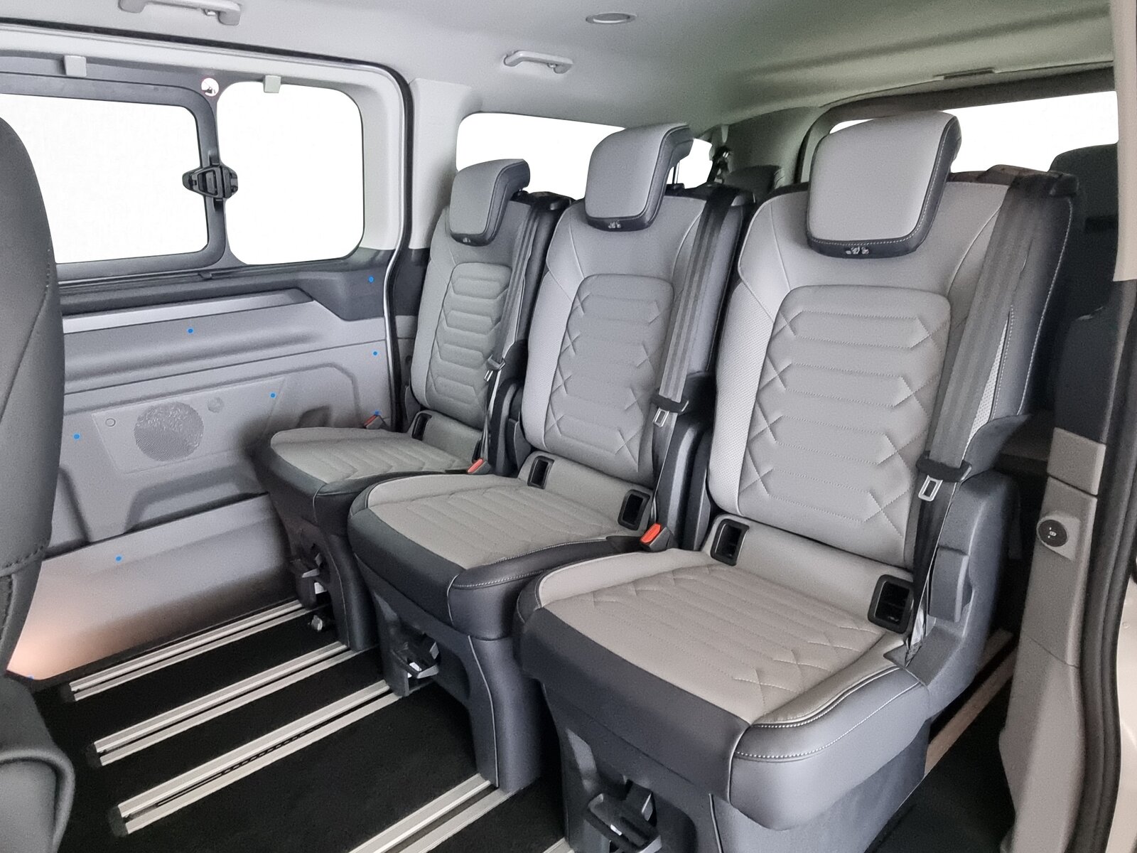 FORD Tourneo Custom Titanium X L2H1 8-Plätzer, Plug-in-Hybrid Benzina/Elettrica, Auto a km zero, Automatico - 7