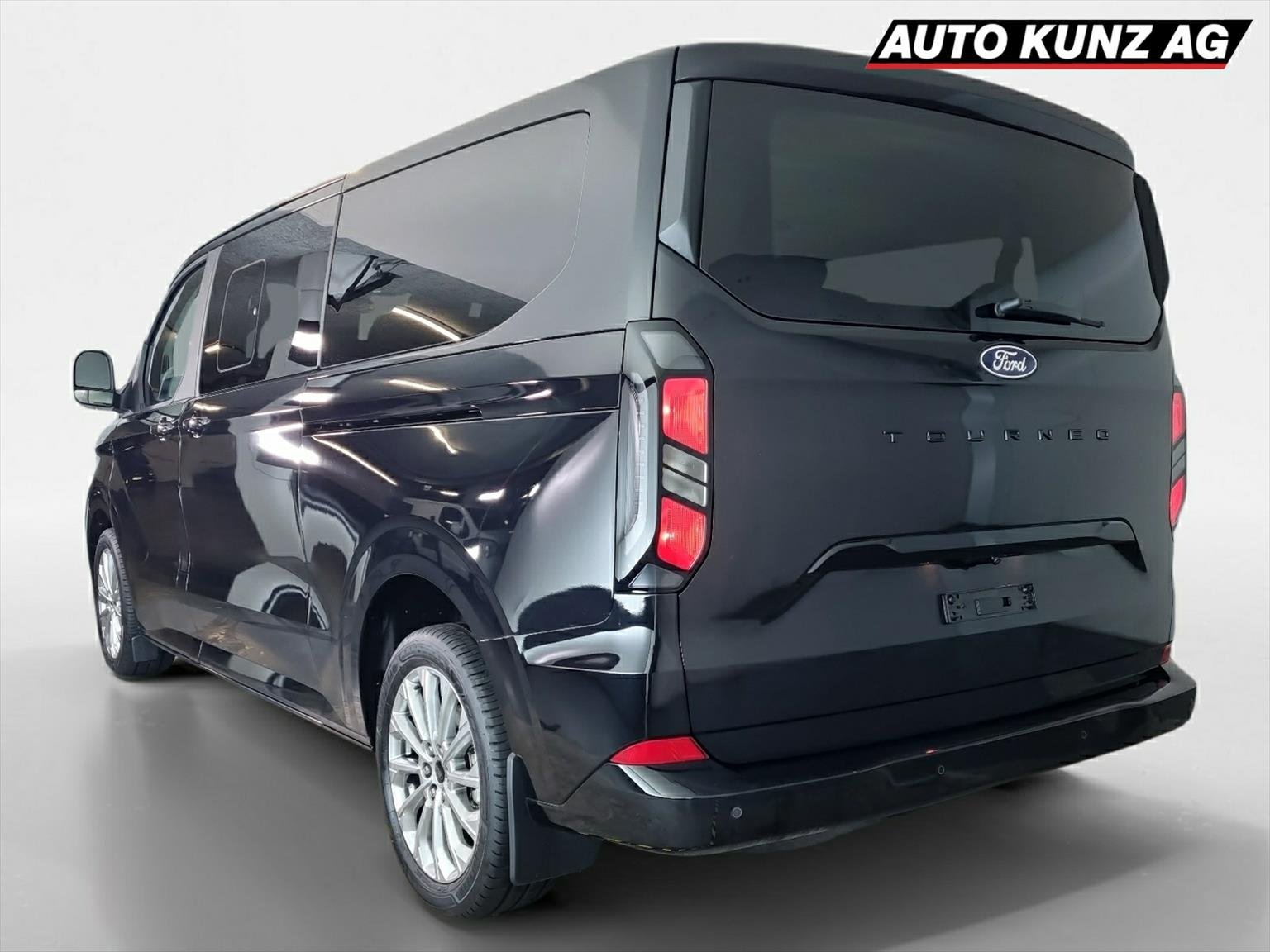 FORD Tourneo Custom NEW 320 L2 2.0l 170 Titanium AHK, Diesel, Neuwagen, Automat - 2