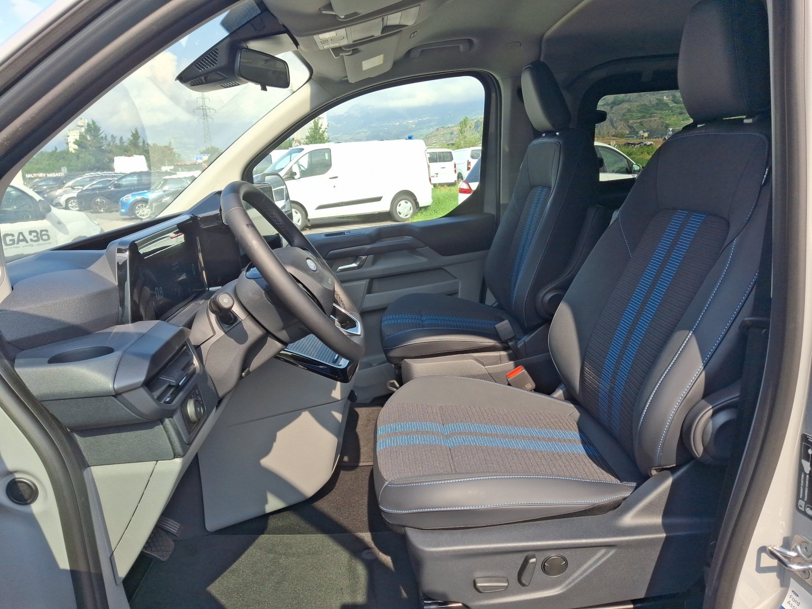 FORD Tourneo Custom 320 L1H1 Sport Automatique 4x4, Diesel, Voiture nouvelle, Automatique - 5