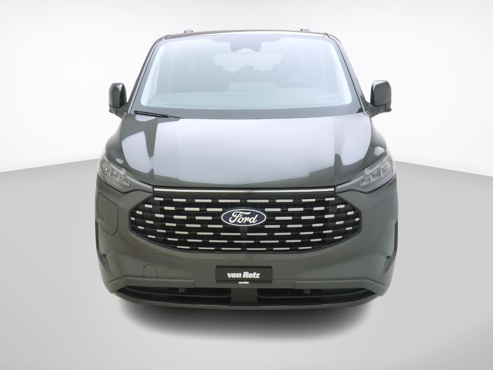 FORD Tourneo Custom L2 2.5 Plug-in-Hybrid Titanium X, Plug-in-Hybrid Petrol/Electric, New car, Automatic - 4