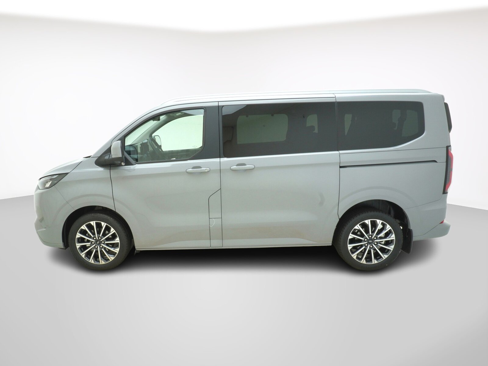 FORD Tourneo Custom L1 2.5 Plug-in-Hybrid Titanium X, Plug-in-Hybrid Benzin/Elektro, Neuwagen, Automatik - 2
