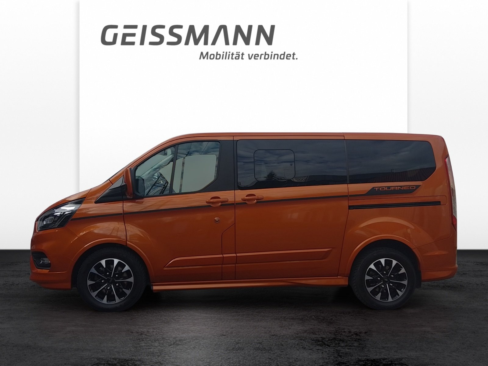 FORD Tourneo Custom Bus 310 L1 2.0 TDCi 170 Sport, Diesel, Second hand / Used, Automatic - 2