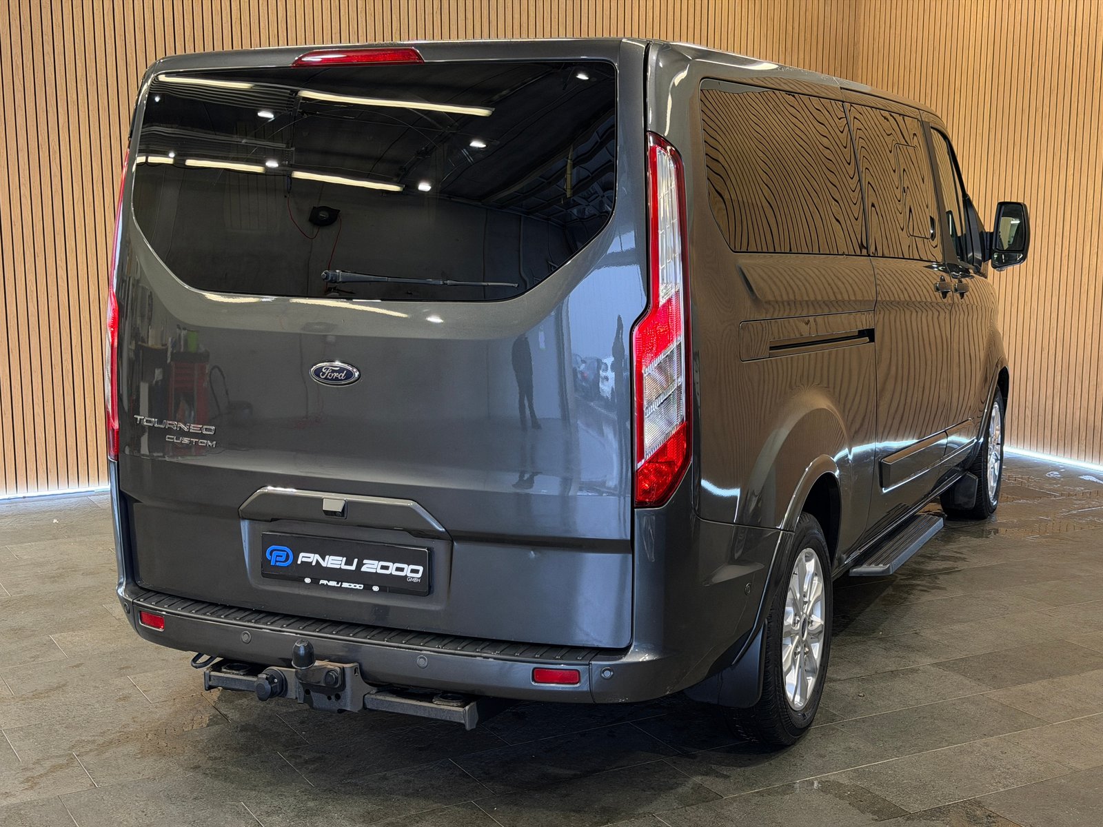 FORD Tourneo Custom 320 L2H1 Titanium A, Diesel, Second hand / Used, Automatic - 3