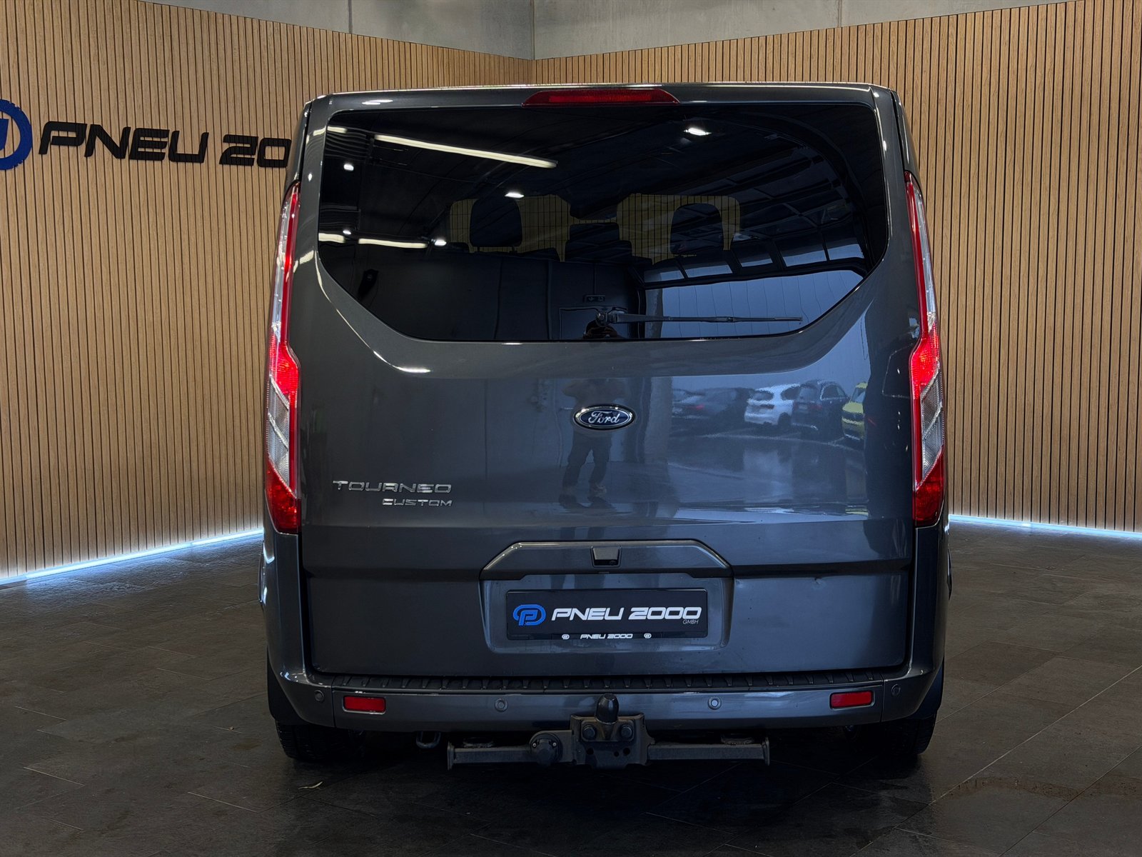 FORD Tourneo Custom 320 L2H1 Titanium A, Diesel, Second hand / Used, Automatic - 4
