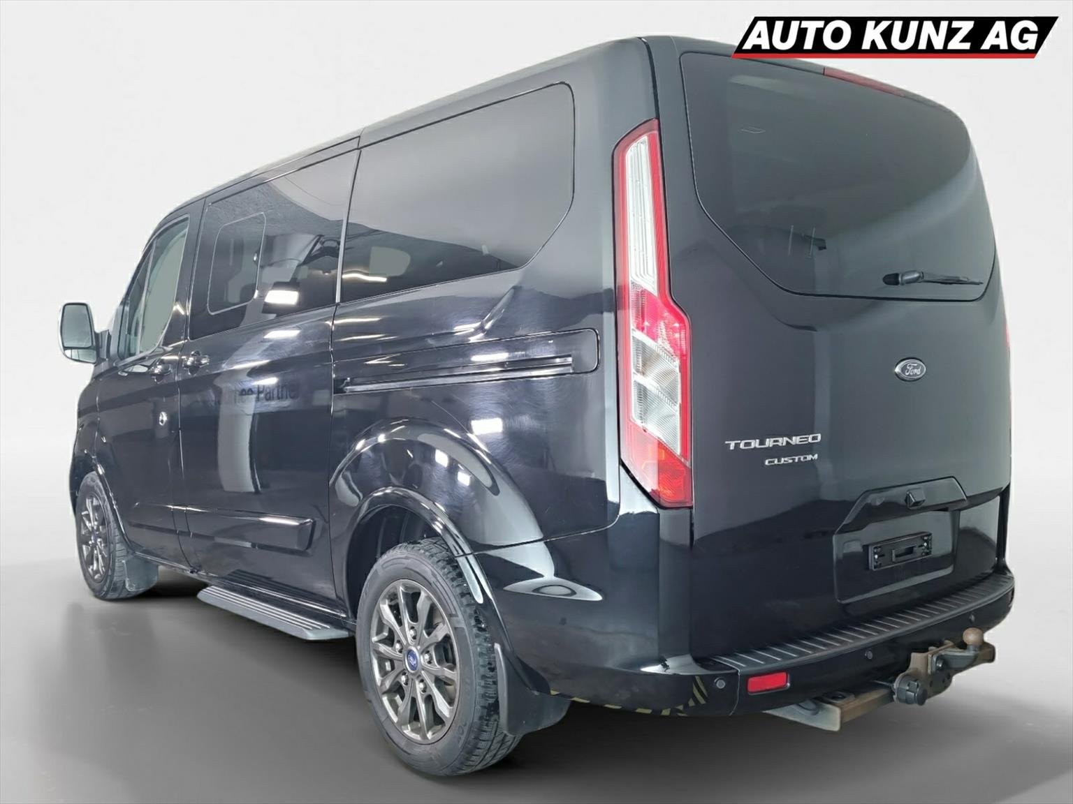 FORD Tourneo Custom L1 Titanium X 185PS Aut. 8 Plätzer, Diesel, Occasioni / Usate, Automatico - 3