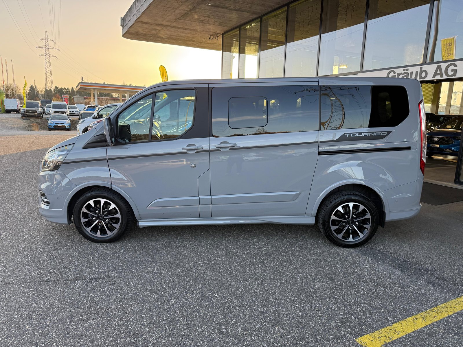 FORD Tourneo Custom 320 L1H1 Sport A, Diesel, Occasion / Utilisé, Automatique - 4