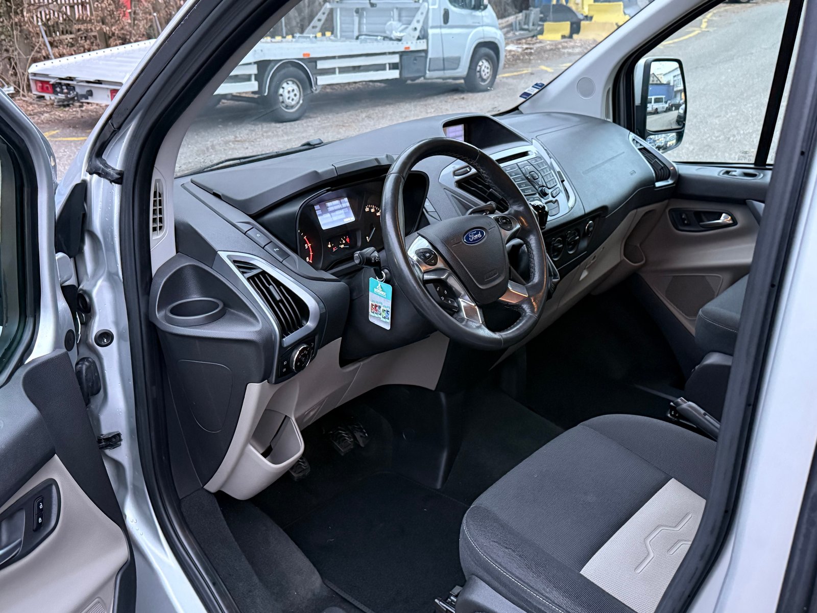 FORD Tourneo Custom 300 L2H1 Titanium, Diesel, Occasion / Utilisé, Manuelle - 5