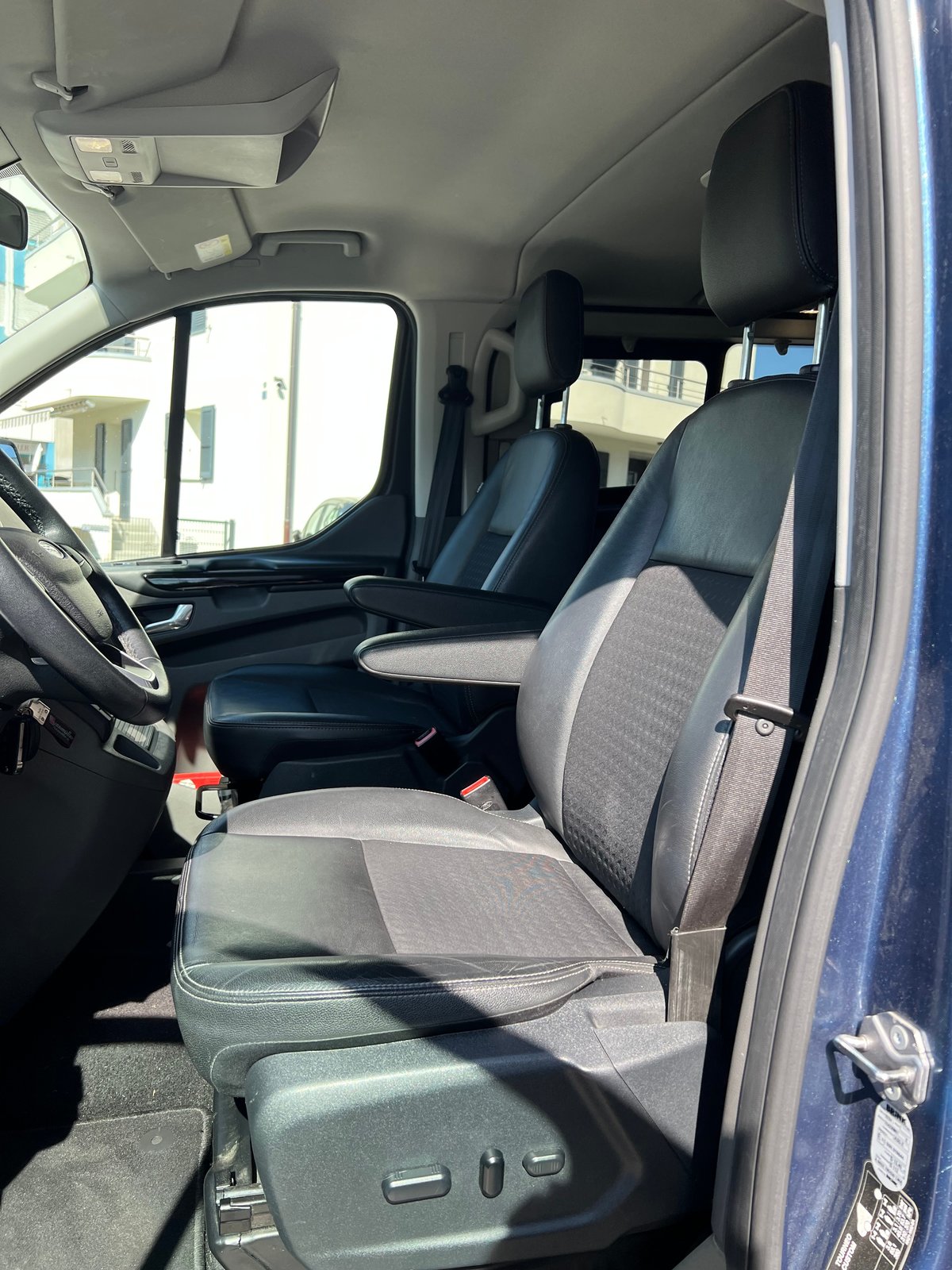 FORD Tourneo Custom 320 L1H1 Sport A, Diesel, Occasioni / Usate, Automatico - 5