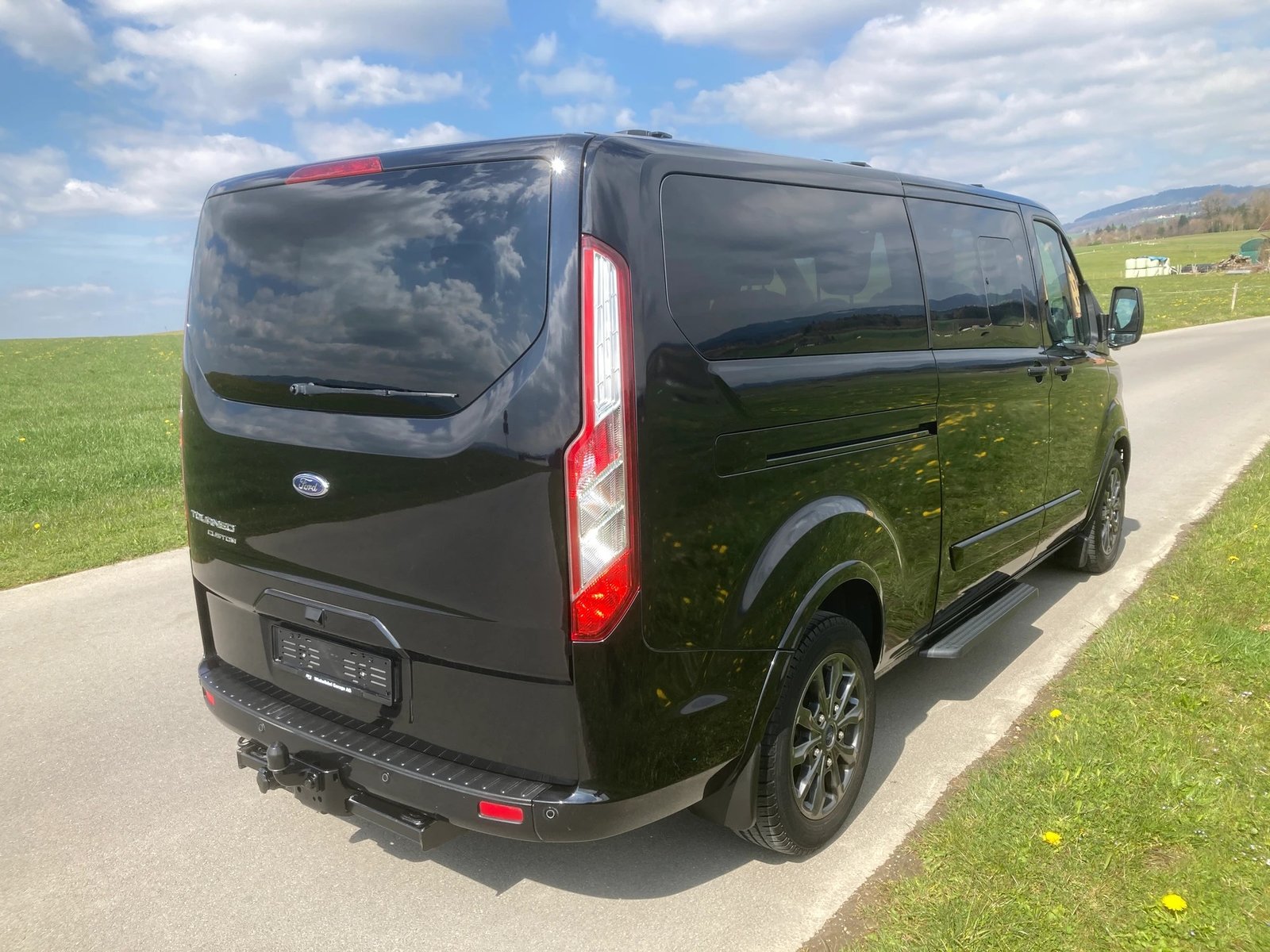 FORD Tourneo Custom 320 L2H1 Titanium X A mit Anhängerkuppl, Diesel, Second hand / Used, Automatic - 3