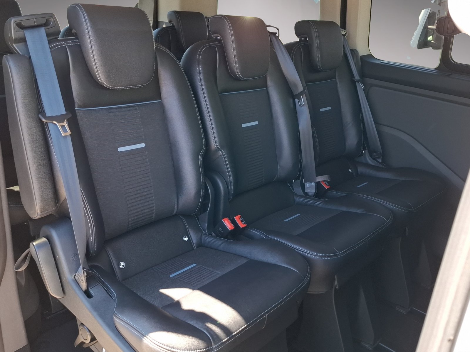 FORD Tourneo Custom 320 L1H1 Active A, Diesel, Occasion / Gebraucht, Automatik - 7