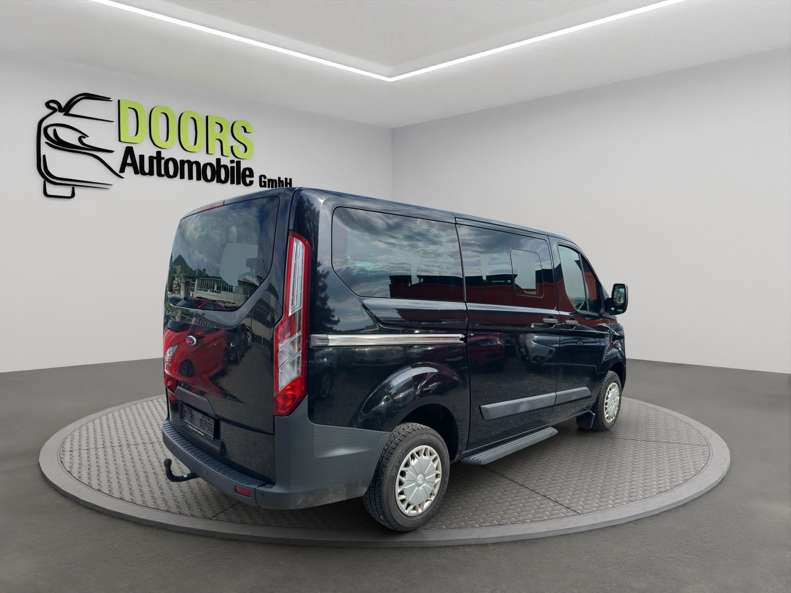 FORD Tourneo Custom 300 L1H1 Limited, Diesel, Occasion / Gebraucht, Handschaltung - 3