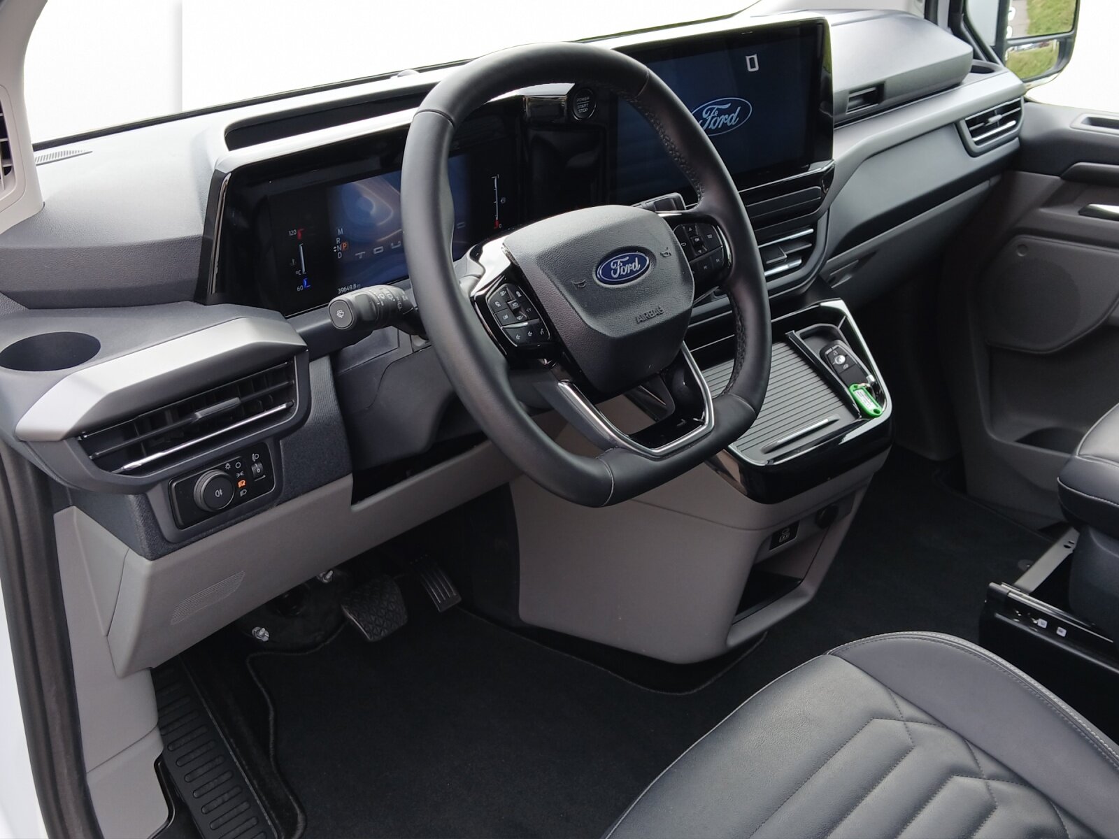 FORD Tourneo Custom Bus 320 L1 2.0 EcoBlue 170 Titanium 4x4, Diesel, Occasion / Gebraucht, Automatik - 6
