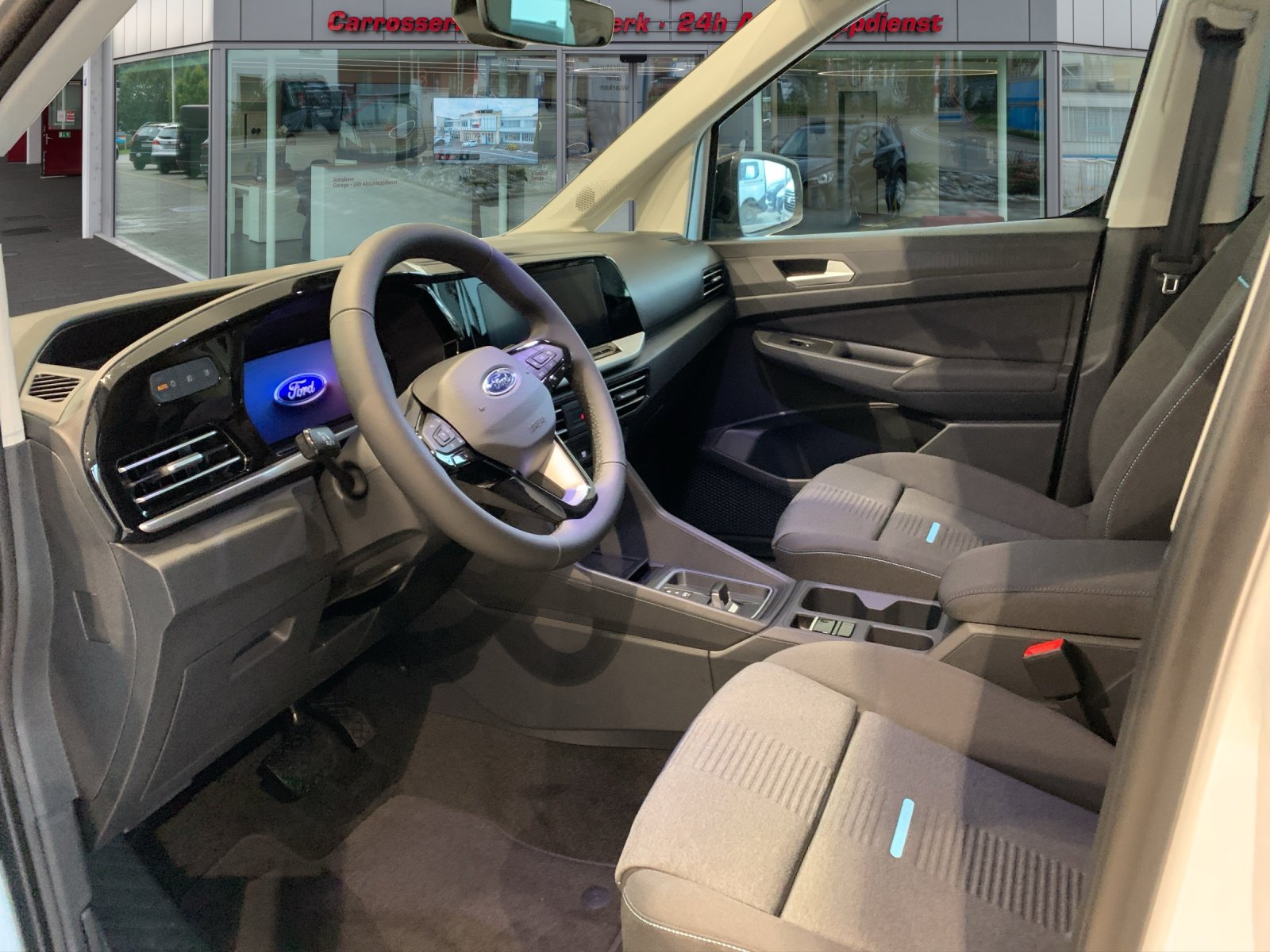 FORD Tourneo Grand Connect 122 Active, Diesel, Occasion / Utilisé, Automatique - 7