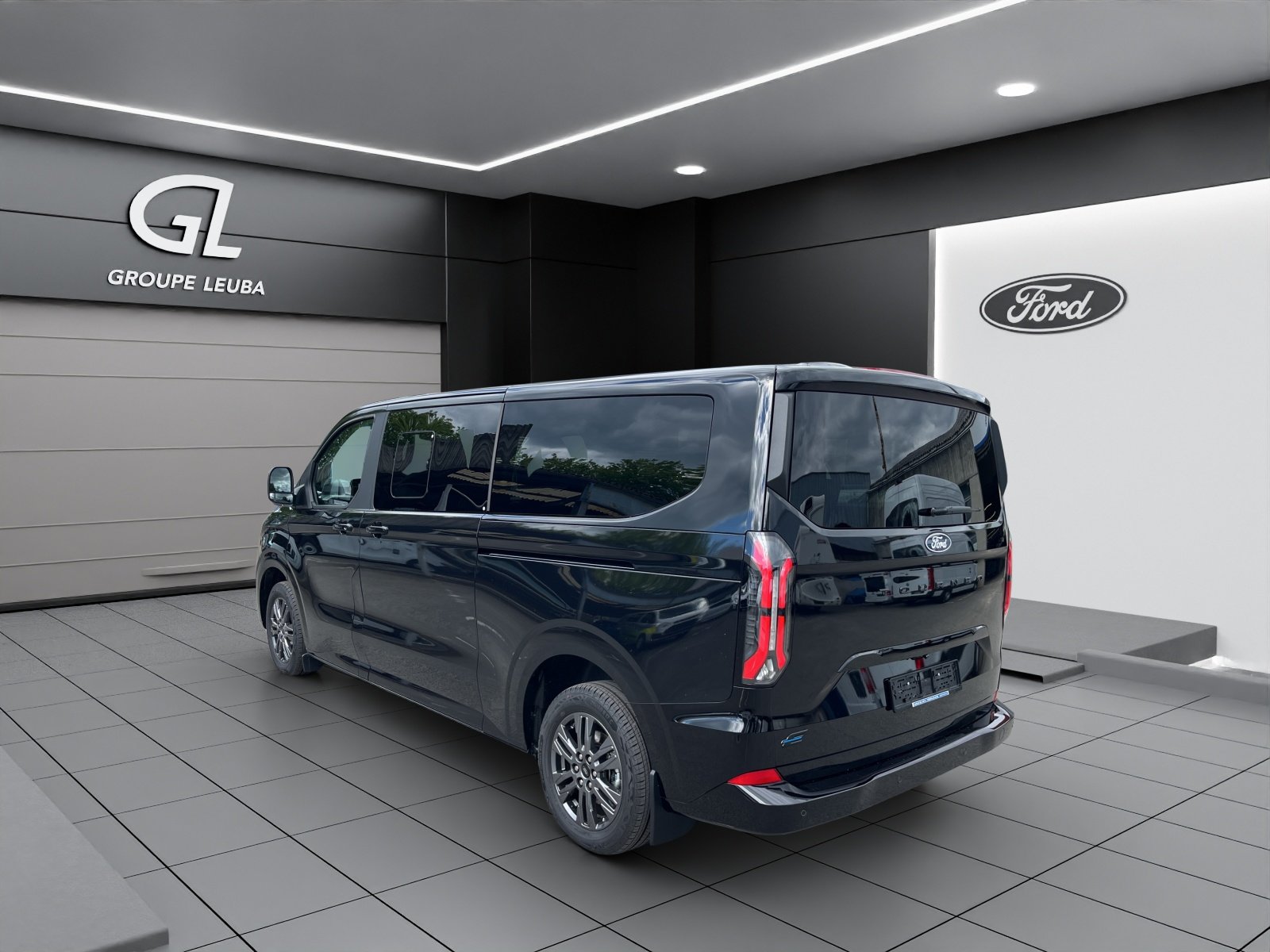 FORD Tourneo Bus 340 L2H1 82,5kWh Titanium, Elektro, Neuwagen, Automatik - 4