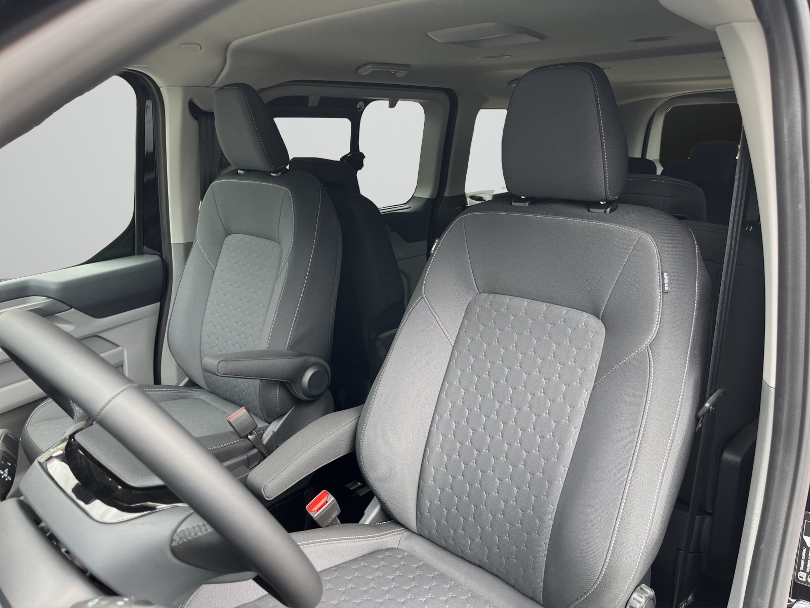 FORD Tourneo Bus 340 L2H1 82,5kWh Titanium, Elektro, Neuwagen, Automatik - 5