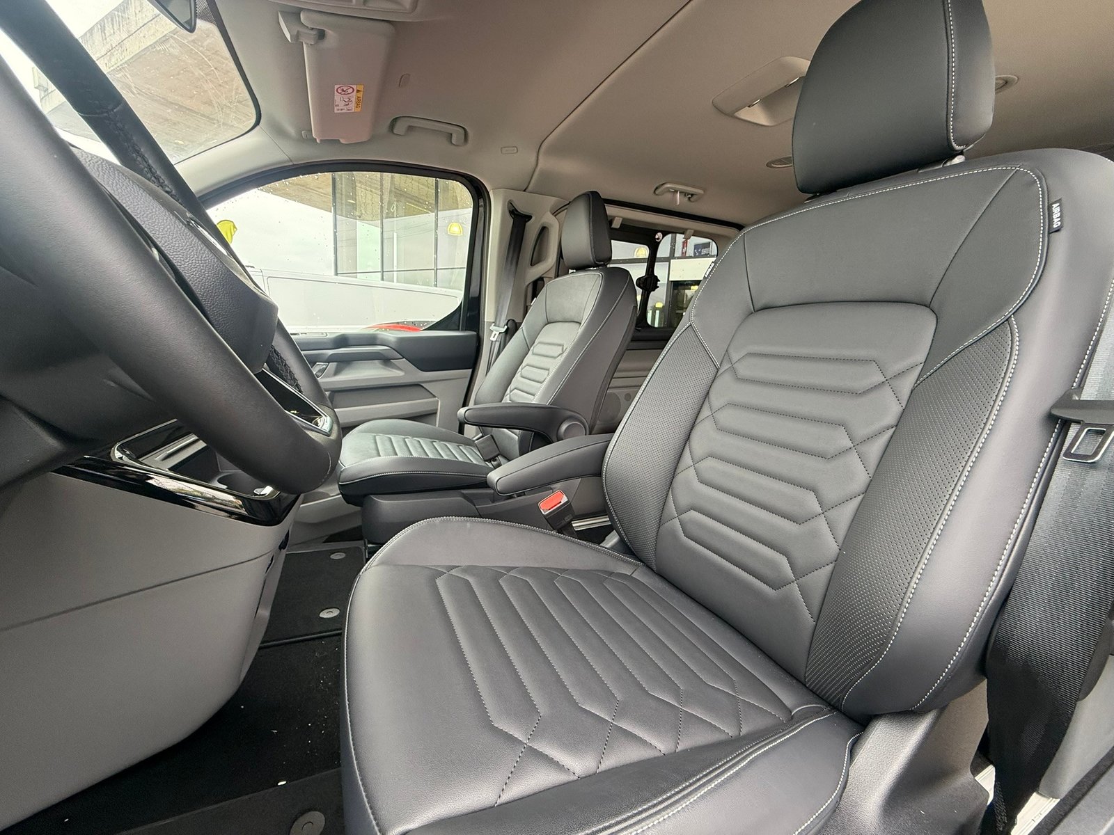 FORD Tourneo Bus 340 L2H1 PHEV TitaniumX, Plug-in-Hybrid Petrol/Electric, New car, Automatic - 7
