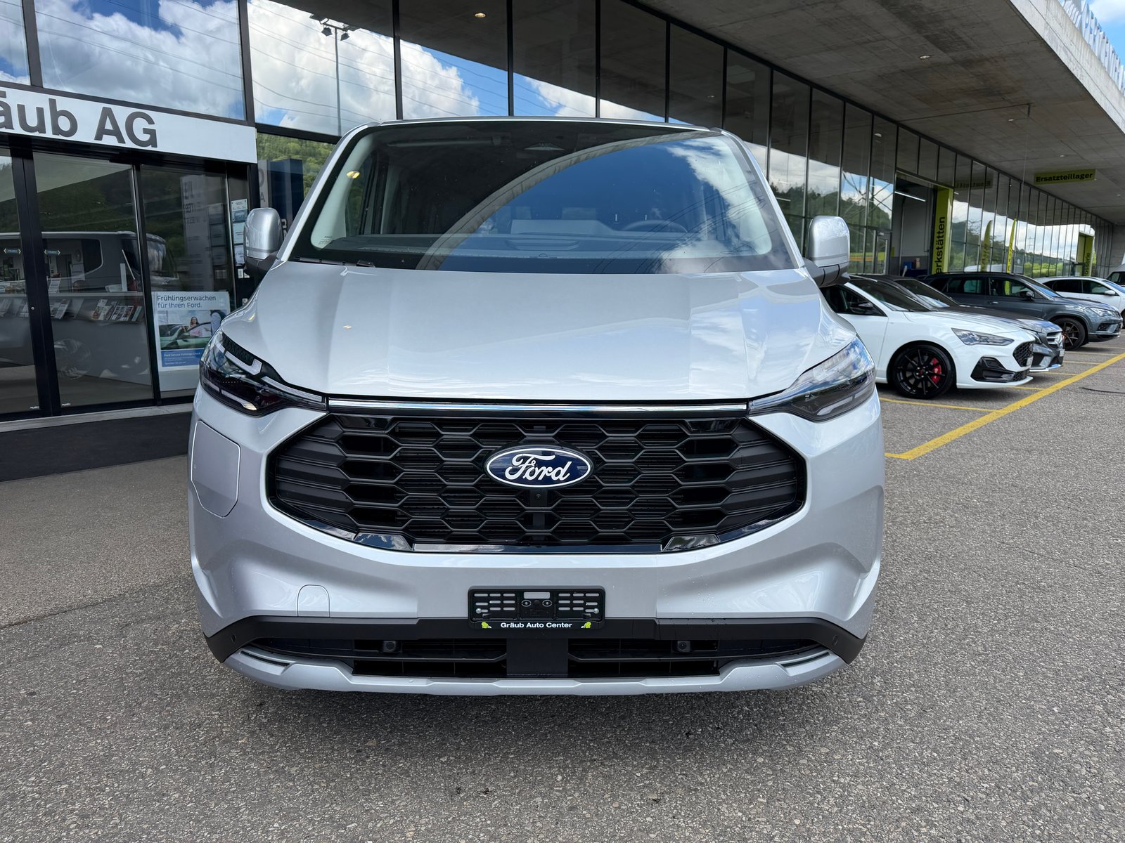 FORD Tourneo Bus 340 L1H1 PHEV Active, Plug-in-Hybrid Benzin/Elektro, Neuwagen, Automatik - 2