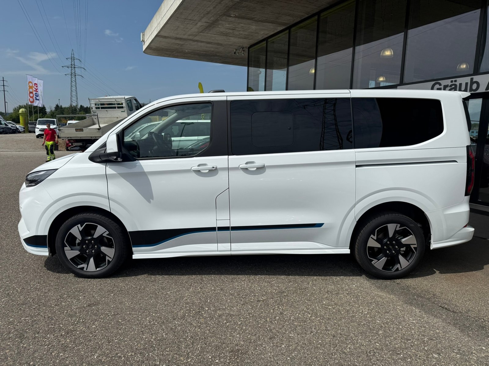 FORD Tourneo Bus 320 L1H1 Sport Automat 4x4, Diesel, Voiture nouvelle, Automatique - 4