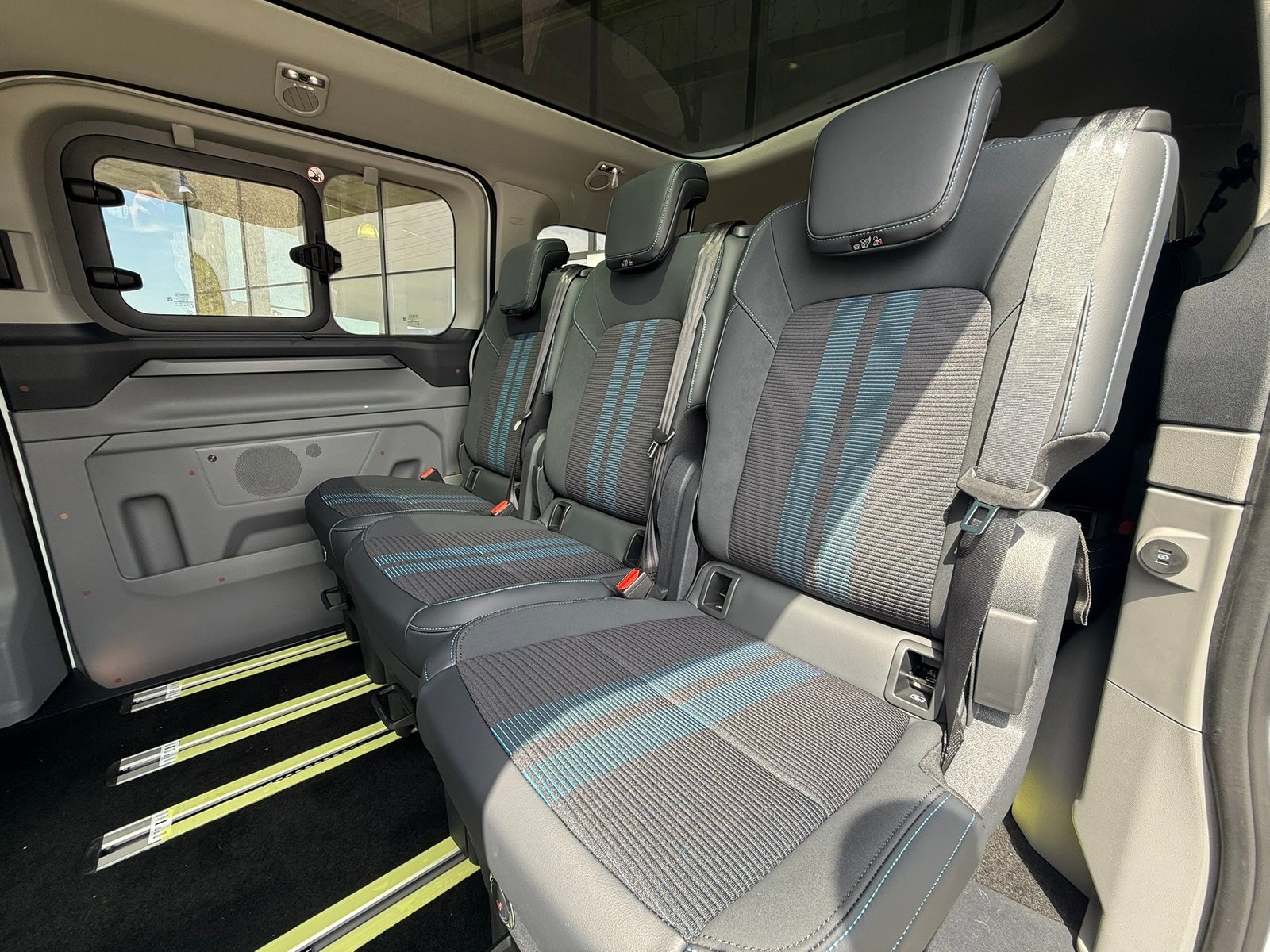 FORD Tourneo Bus 320 L1H1 Sport Automat 4x4, Diesel, Voiture nouvelle, Automatique - 7