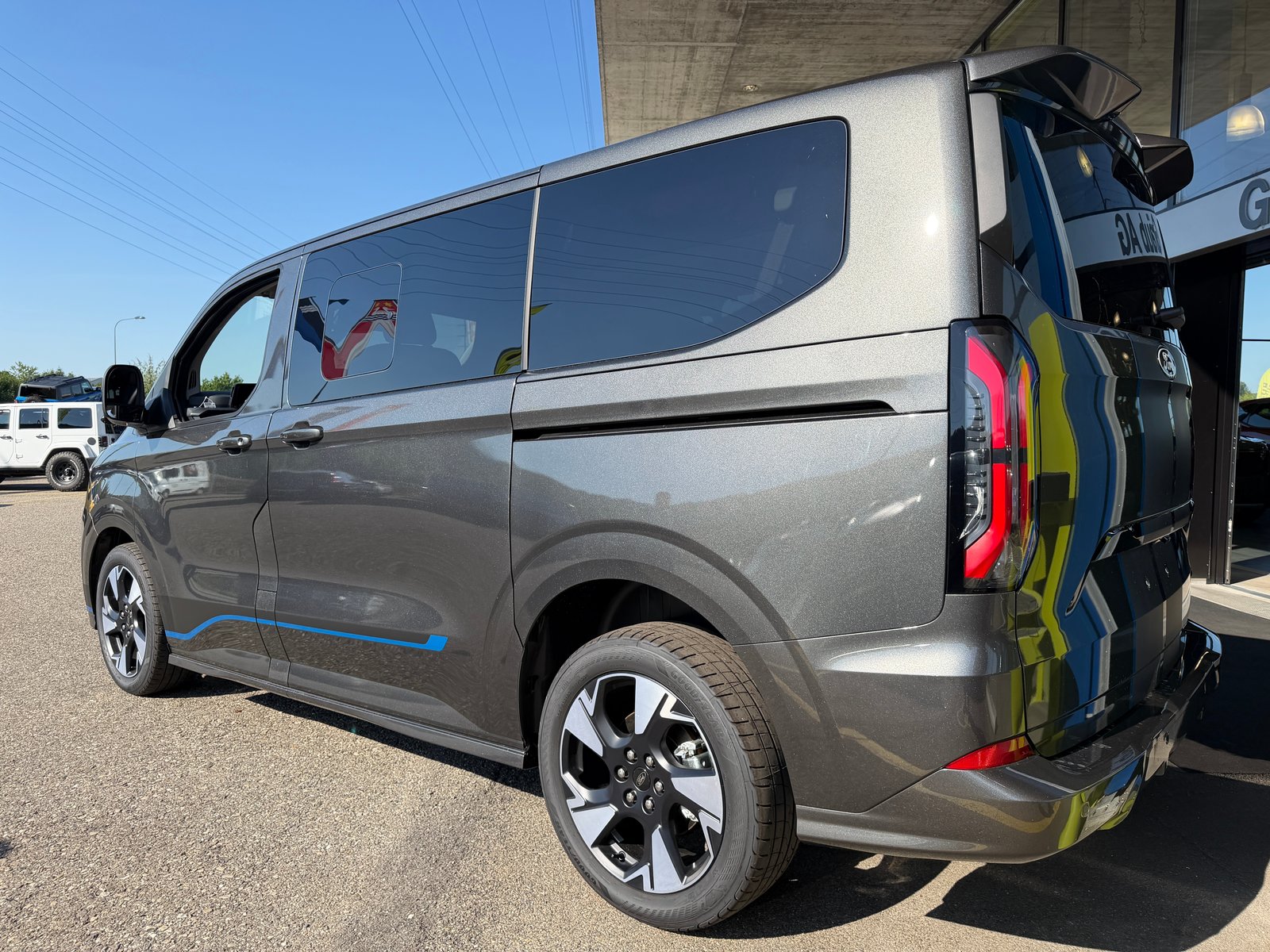 FORD Tourneo Bus 320 L1H1 Sport Automat 4x4, Diesel, Voiture nouvelle, Automatique - 5
