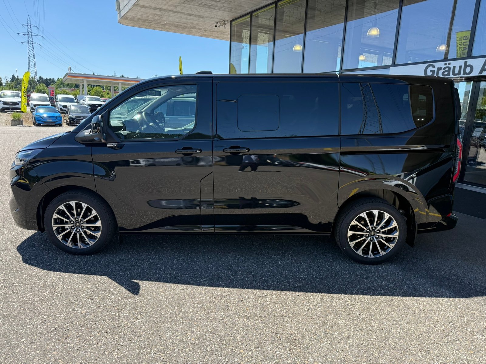 FORD Tourneo Bus 320 L1H1 TitaniumX Automat 4x4, Diesel, Auto nuove, Automatico - 4