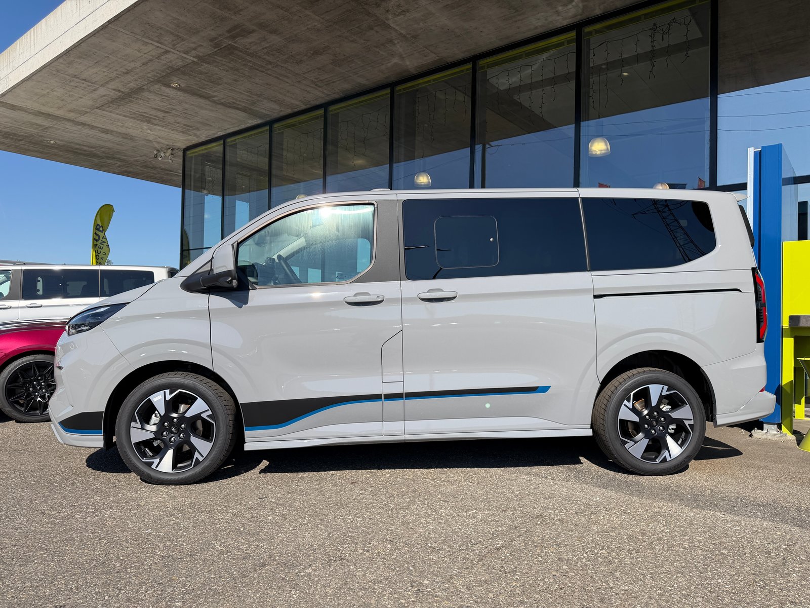 FORD Tourneo Bus 320 L1H1 Sport Automat 4x4, Diesel, Auto nuove, Automatico - 4
