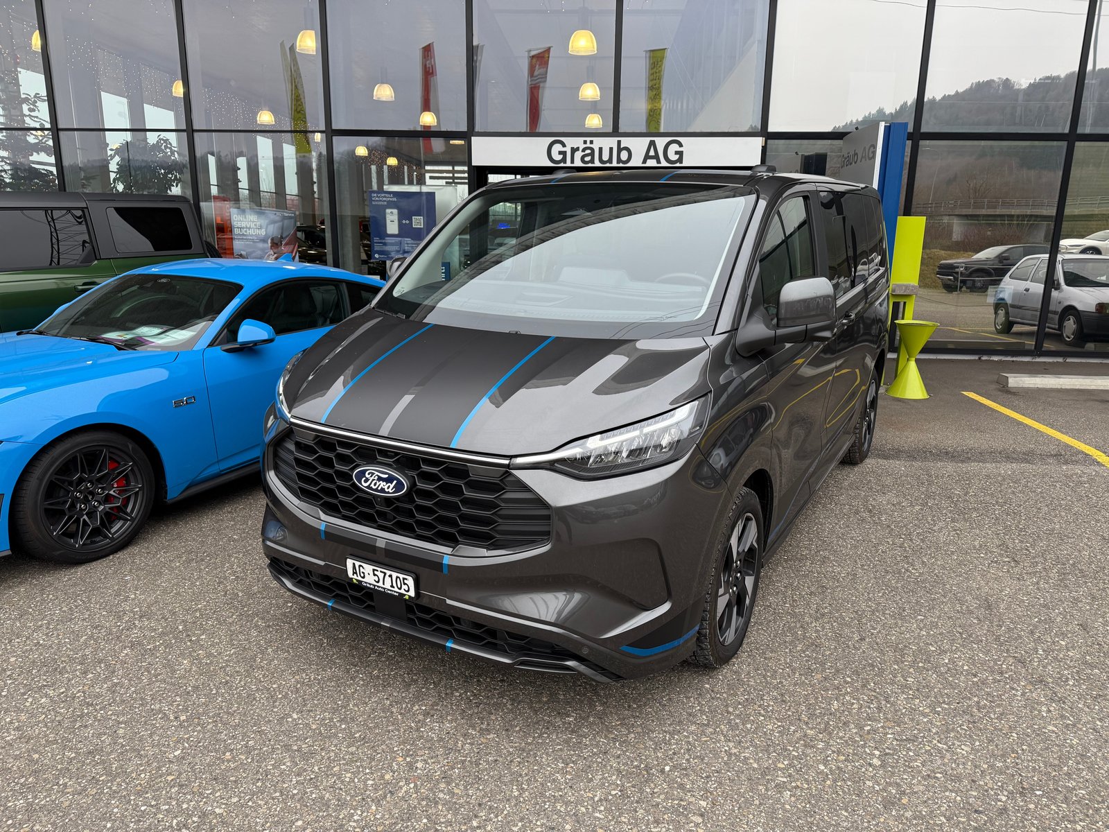 FORD Tourneo Bus 340 L1H1 PHEV Sport, Plug-in-Hybrid Benzin/Elektro, Occasion / Gebraucht, Automatik - 2