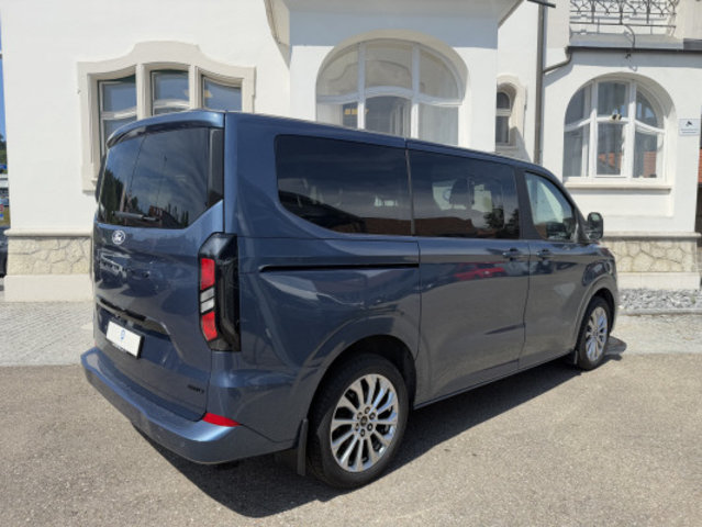 FORD Tou Bus 320 L1 Tit AT 4x4, Occasion / Gebraucht, Automatik - 4