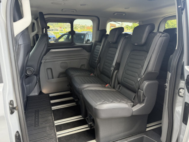 FORD Tou Bus 320 L1 Tit AT 4x4, Occasion / Gebraucht, Automatik - 4
