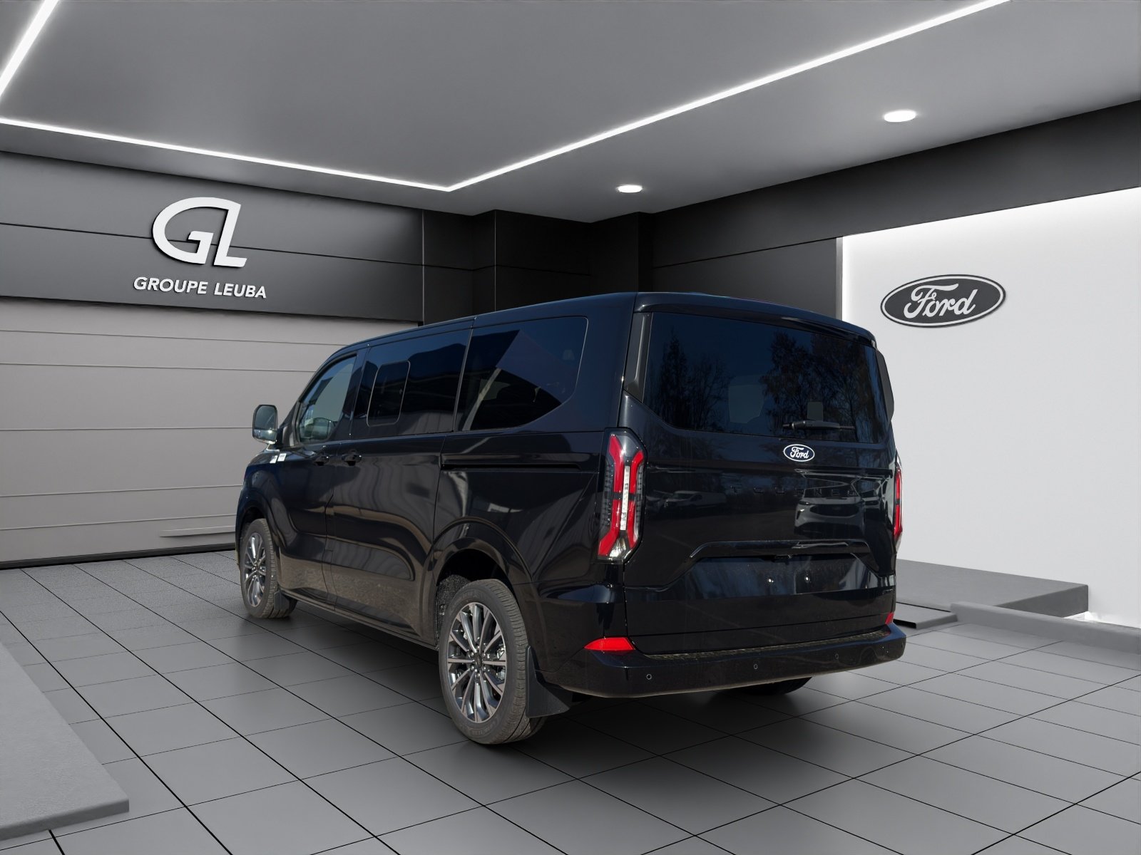 FORD Tourneo Bus 320 L1H1 TitaniumX Automat 4x4, Diesel, Second hand / Used, Automatic - 4