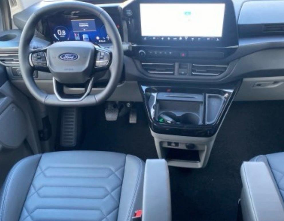 FORD Tourneo Bus 320 L2H1 TitaniumX Automat 4x4, Diesel, Second hand / Used, Automatic - 5