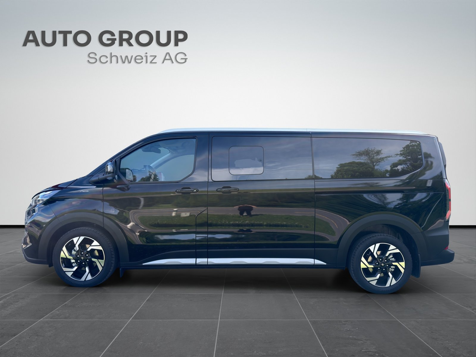 FORD Tourneo Bus 320 L2H1 Active Automat, Diesel, Occasion / Gebraucht, Automatik - 2