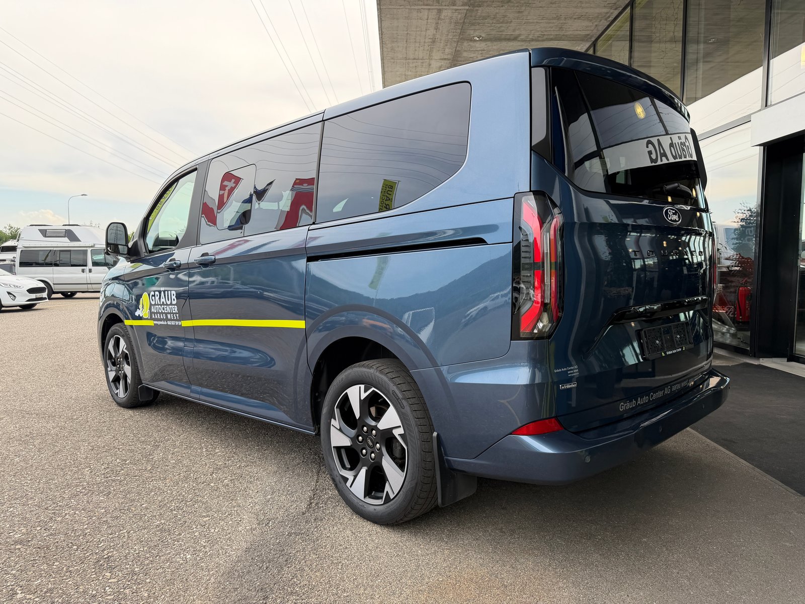 FORD Tourneo Bus 340 L1H1 PHEV Titanium X 2024, Plug-in-Hybrid Petrol/Electric, Second hand / Used, Automatic - 5