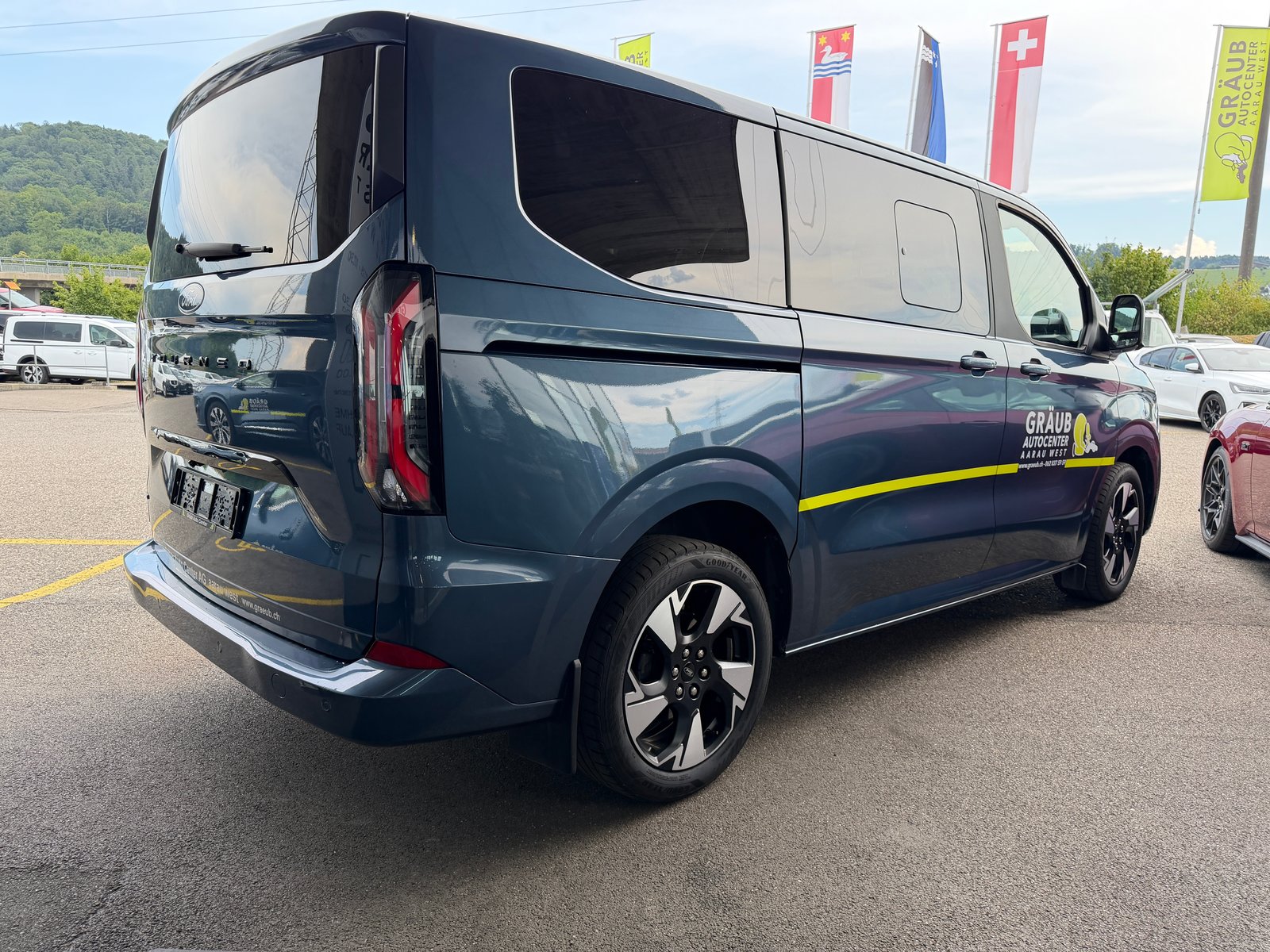 FORD Tourneo Bus 340 L1H1 PHEV Titanium X 2024, Plug-in-Hybrid Petrol/Electric, Second hand / Used, Automatic - 6
