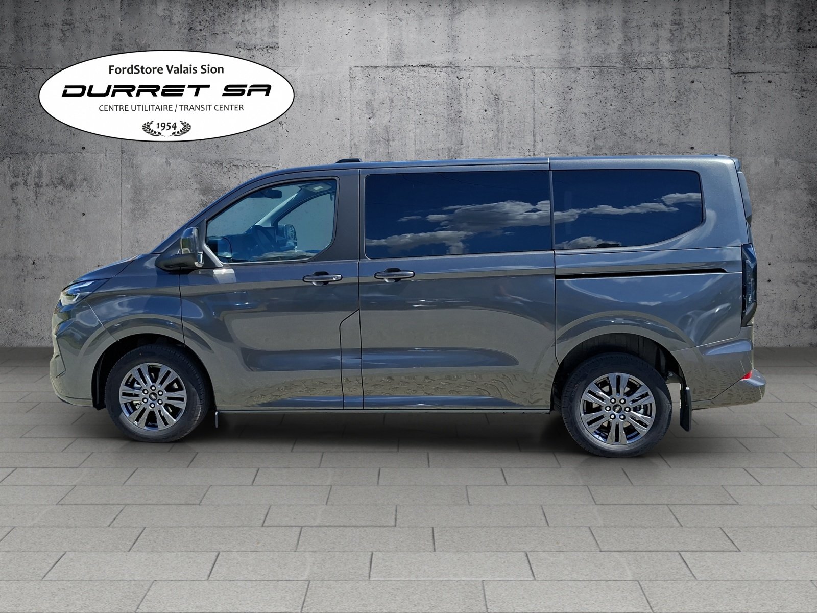 FORD Tourneo Bus 320 L1H1 TitaniumX Automat 4x4, Diesel, Occasioni / Usate, Automatico - 4