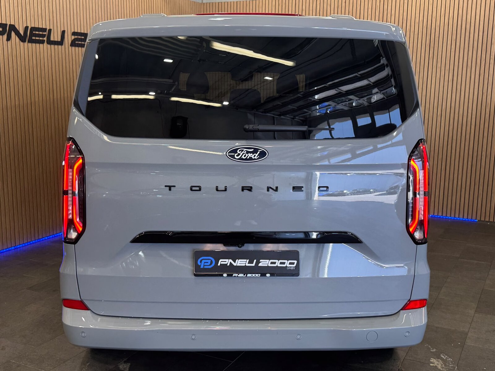 FORD Tourneo Bus 320 L2H1 TitaniumX Automat 4x4, Diesel, Second hand / Used, Automatic - 7