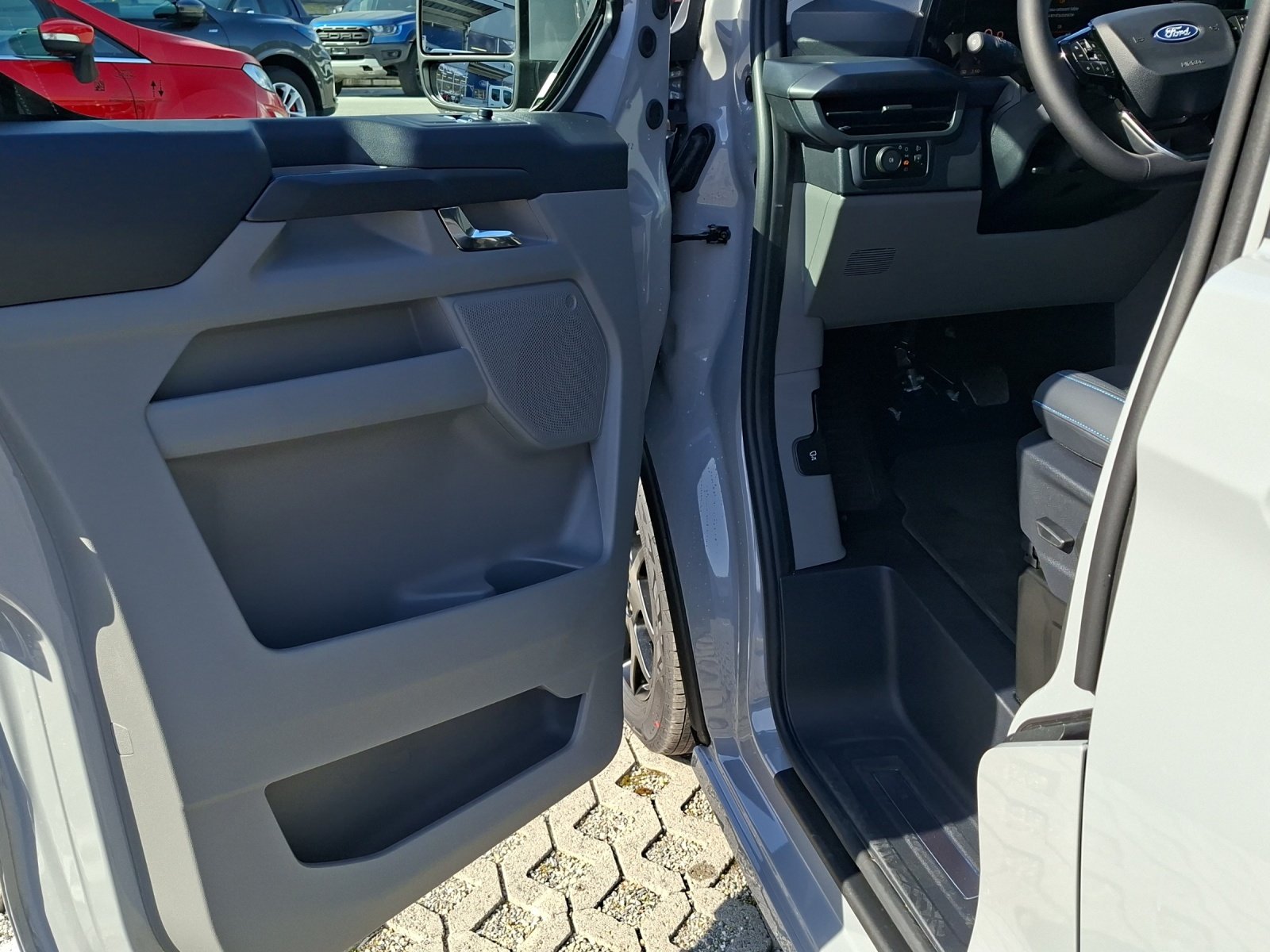 FORD Tourneo Bus 320 L1H1 Sport Automatique 4x4, Diesel, Vorführwagen, Automatik - 6