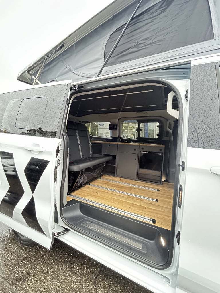FORD Tourneo C Titanium vanexxt Level 1, Diesel, Occasion / Gebraucht, Automatik - 6