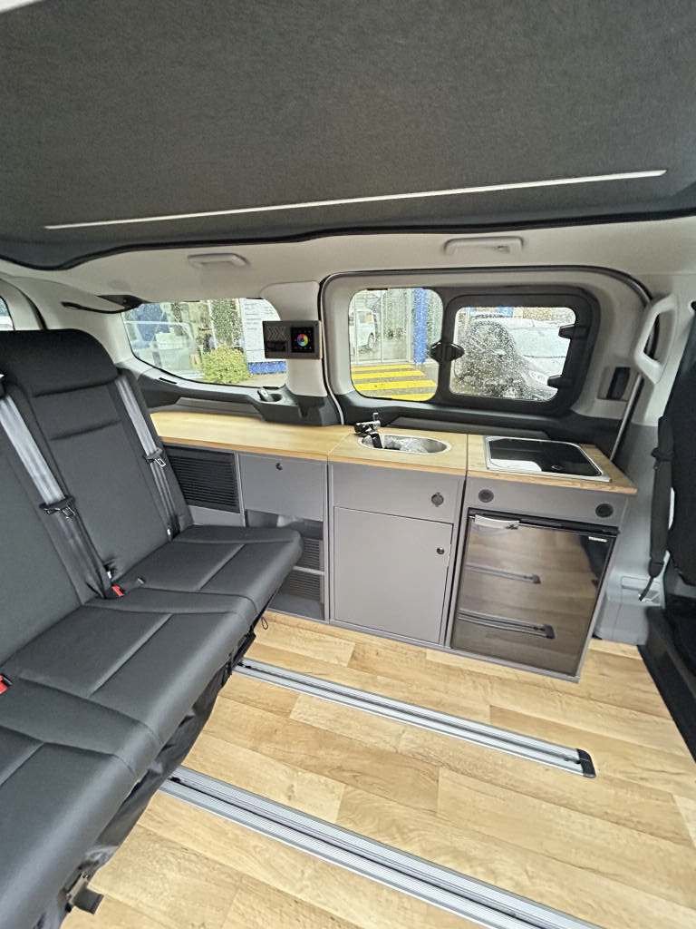 FORD Tourneo C Titanium vanexxt Level 1, Diesel, Occasion / Gebraucht, Automatik - 7