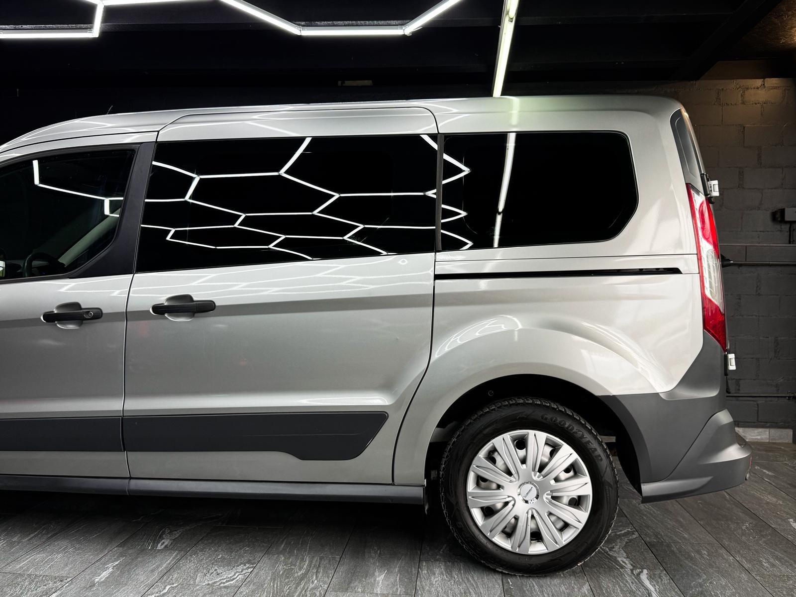 FORD Transit Connect Combi T230 1.5 TDCi Ambiente, Diesel, Occasion / Utilisé, Manuelle - 6