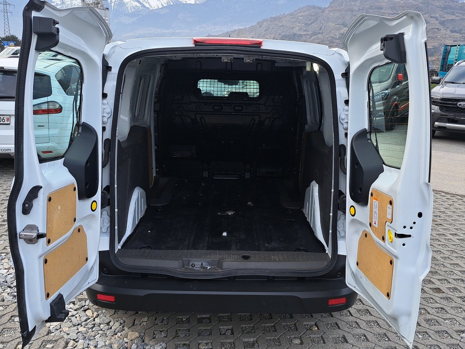 FORD Transit Connect Van T220 1.0 EcoBoost Trend, Benzin, Occasion / Gebraucht, Handschaltung - 6