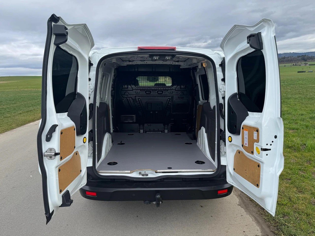 FORD Transit Connect Van T200 1.5 Eco Blue Trend Automat mit, Diesel, Occasion / Gebraucht, Automatik - 6