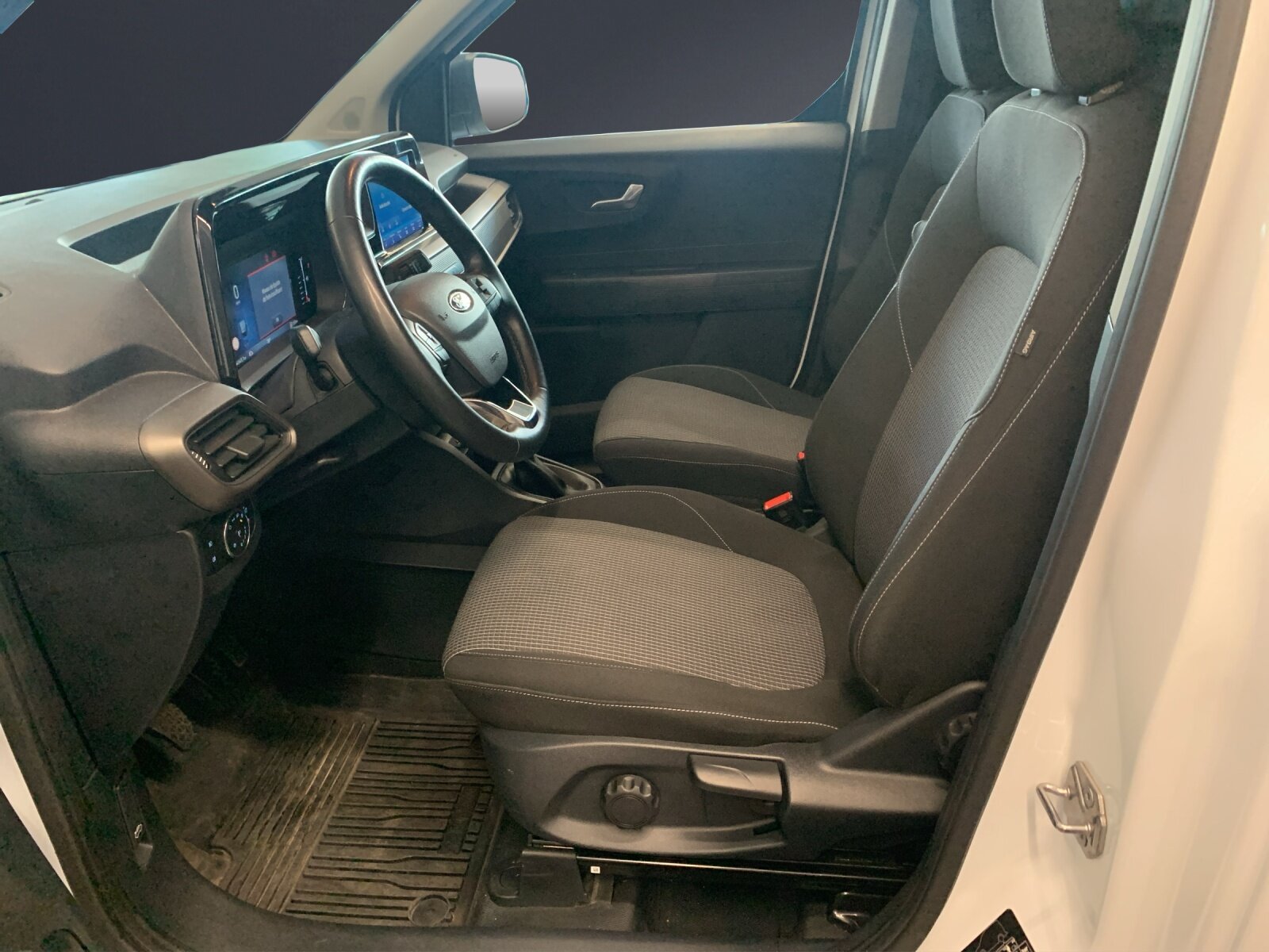 FORD Transit Connect Van T220 1.5 EcoBlue Trend, Diesel, Occasion / Gebraucht, Handschaltung - 6