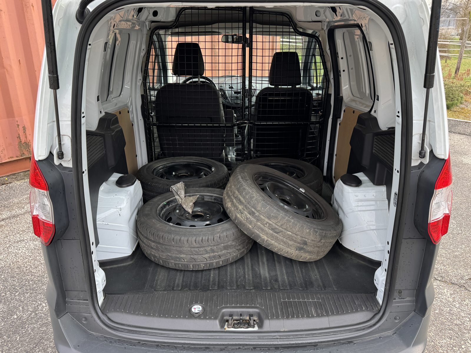 FORD Transit Courier Van 1.0 EcoB Trend, Benzin, Occasion / Gebraucht, Handschaltung - 7